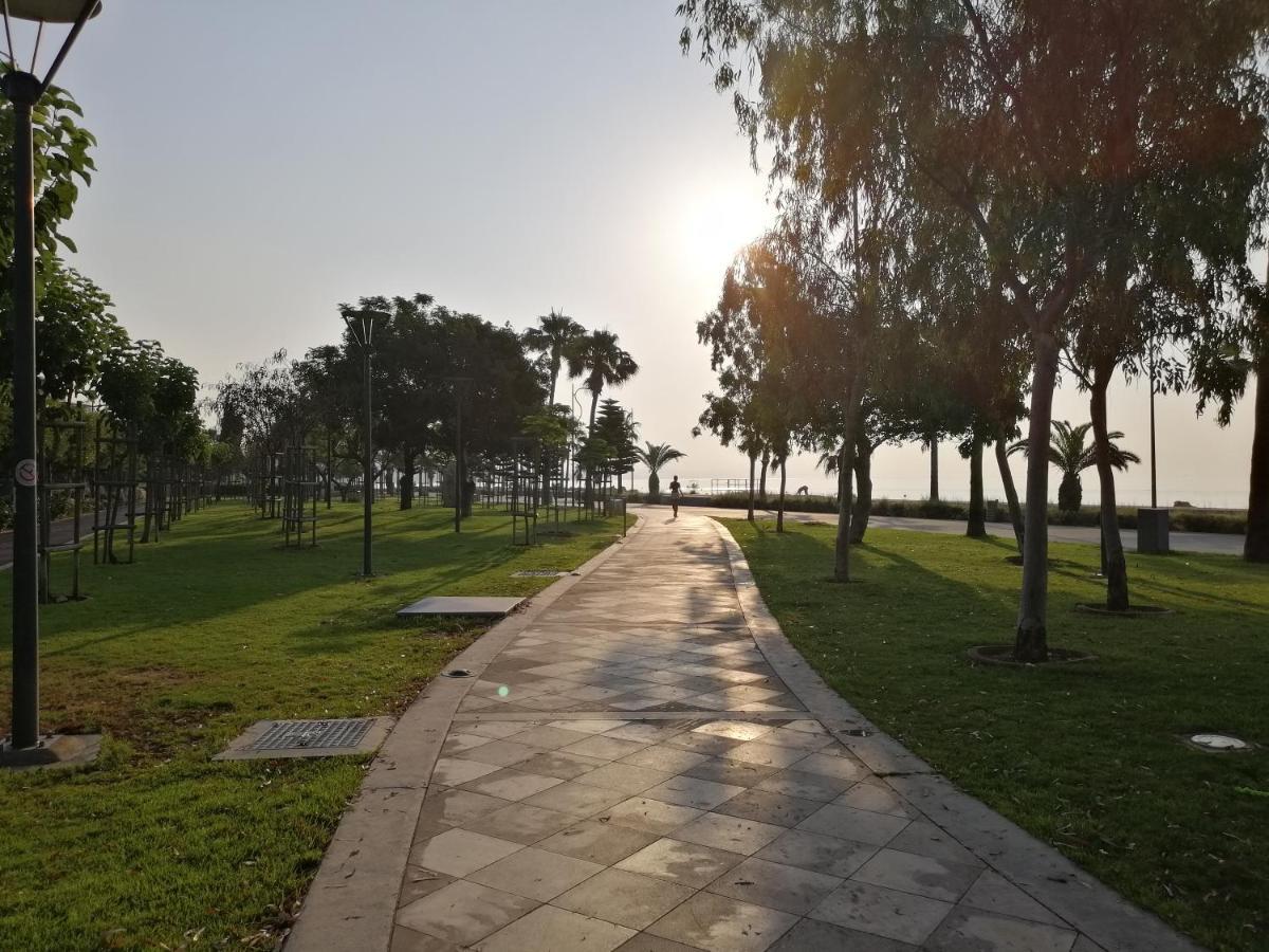 A City-Center Seaview Penthouse At Oceanic Limassol Luaran gambar